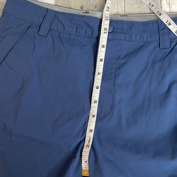 THE North Face boys blue moisture wicking shorts w/ adjustable waistband. XL - Picture 10 of 16